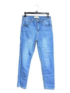 Clara Super Stretch Sculpting Mom Jeans - Medium Wash